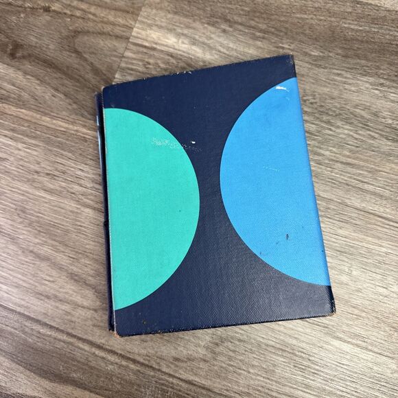 Barnes & Noble Nook Reader W/ Simple Touch BNRV300 Wi-Fi 6in Black W/ White Trim - Picture 6 of 6